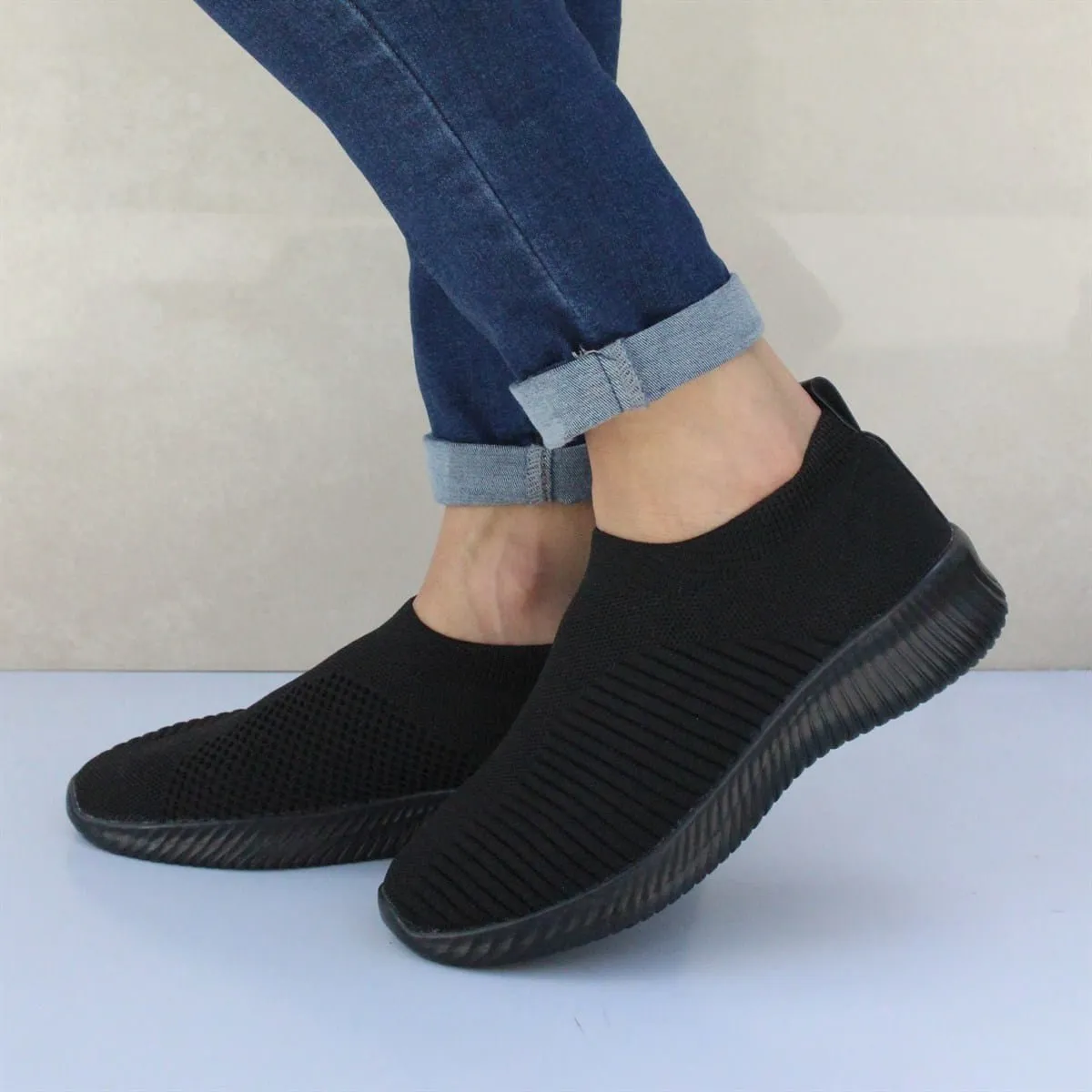 Breathable Fly-knit Slip On Sneakers