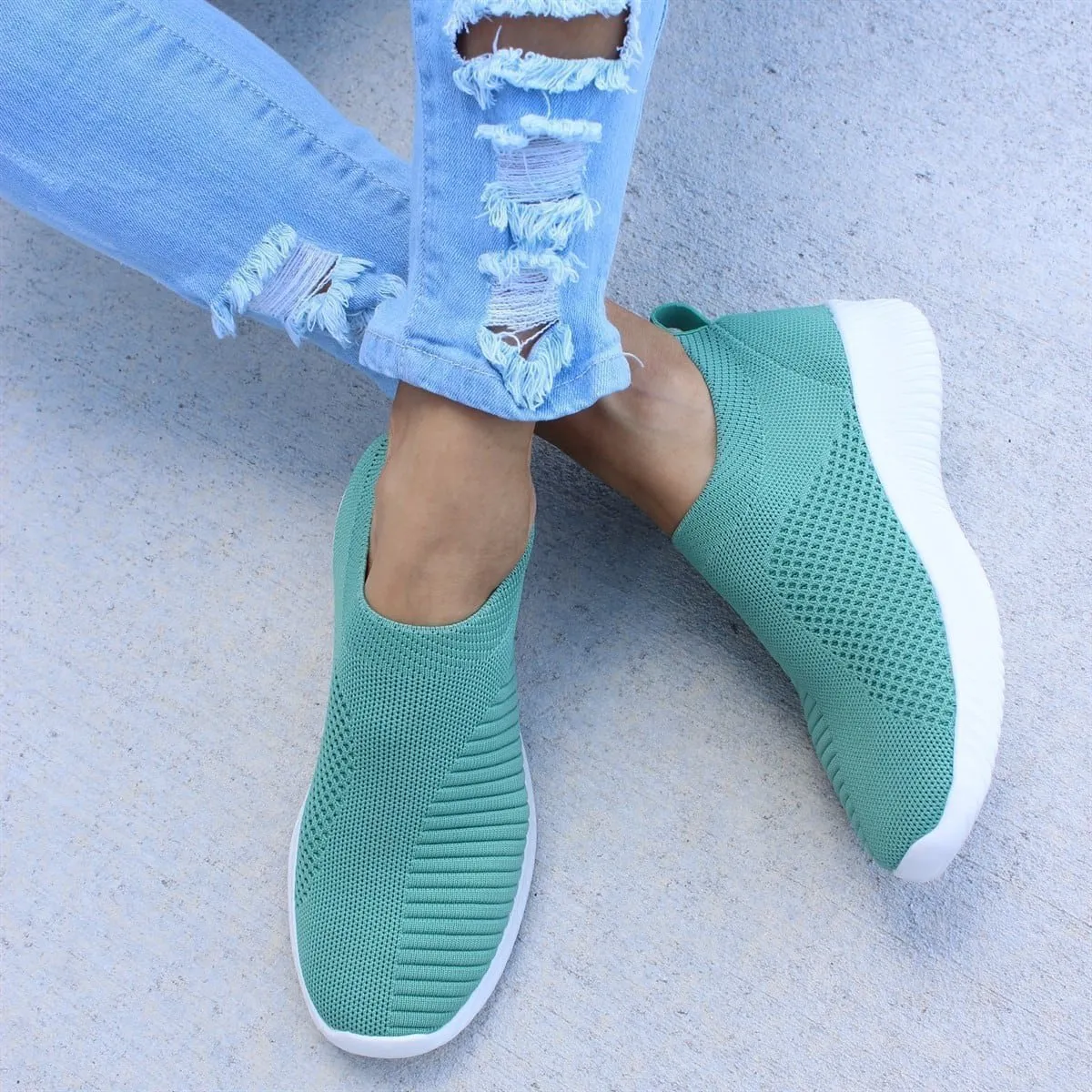 Breathable Fly-knit Slip On Sneakers